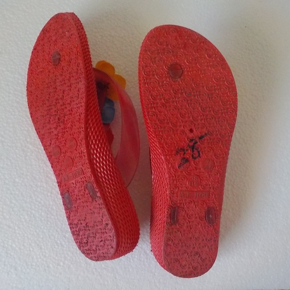 Red Sandals with Fabric Roses - Picture 6 of 6